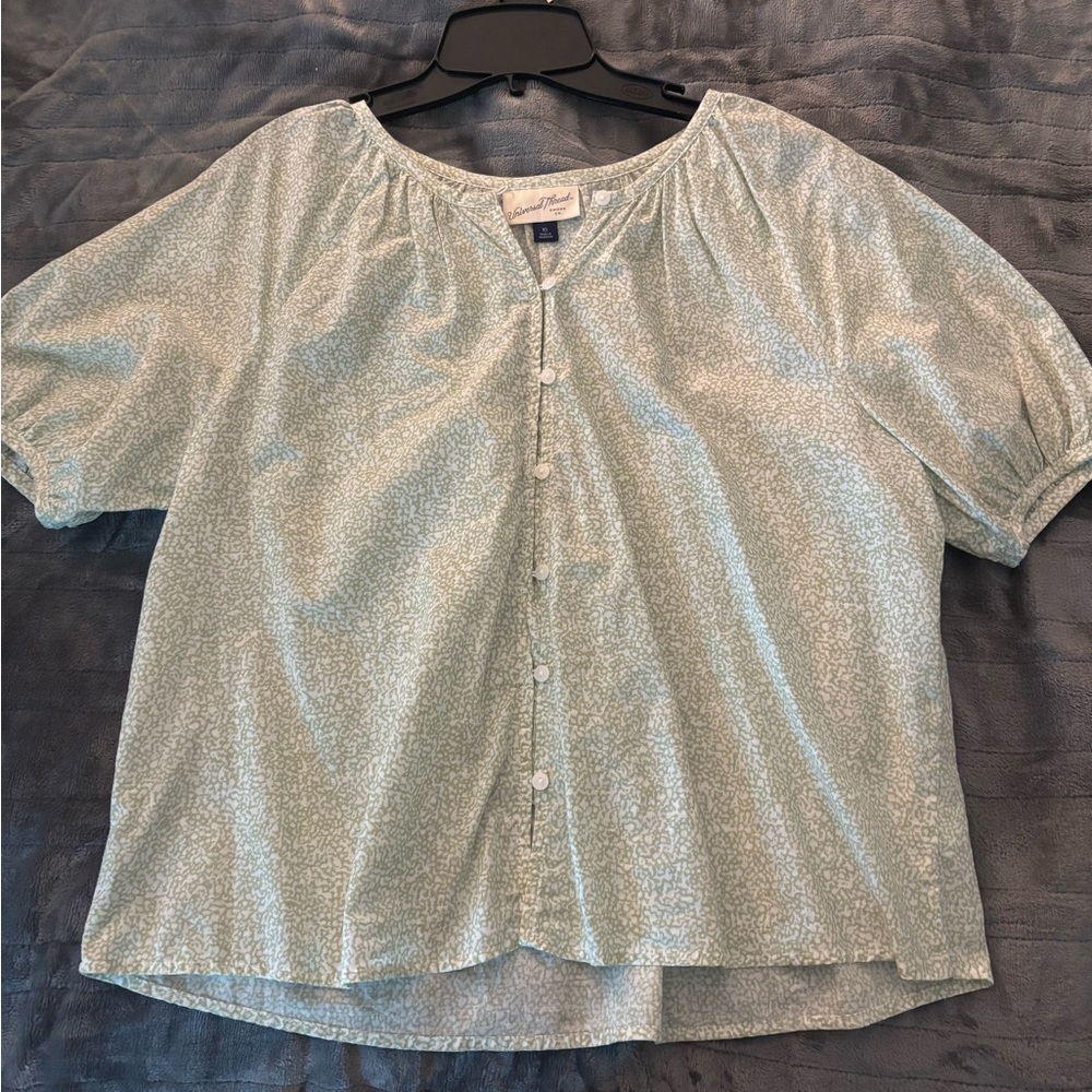 Universal Thread Mint Green Blouse